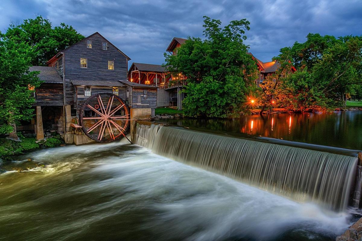 Smoky Bear Lodge With Guest House, Hot Tub, 1089 Free Tickets Each Paid Day, Dollywood And More Севьервилл Экстерьер фото