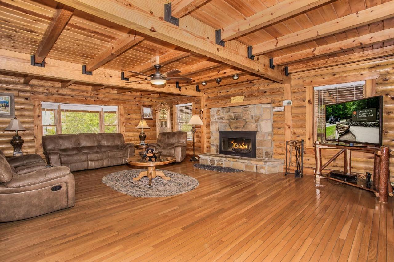 Smoky Bear Lodge With Guest House, Hot Tub, 1089 Free Tickets Each Paid Day, Dollywood And More Севьервилл Экстерьер фото