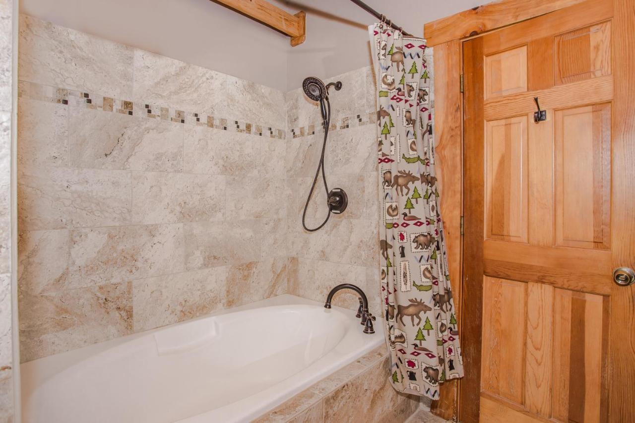 Smoky Bear Lodge With Guest House, Hot Tub, 1089 Free Tickets Each Paid Day, Dollywood And More Севьервилл Экстерьер фото